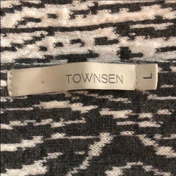 TOWNSEN gray and white cropped sweater - Picture 9 of 11